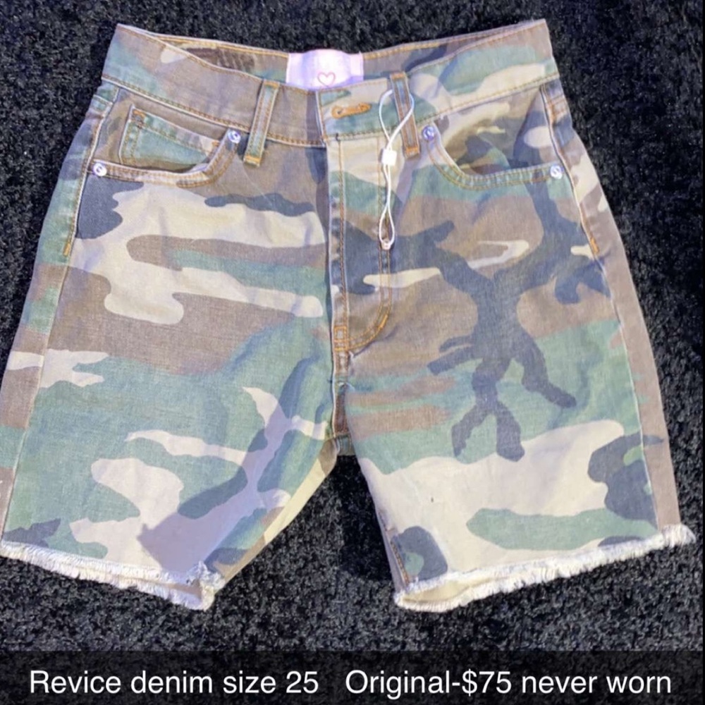 Camo revice denim shorts